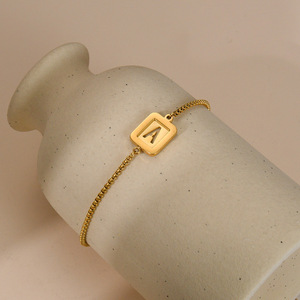 18K oro Acero inoxidable 26 letra inicial encanto pulsera cadena ajustable alfabeto inglés letra pulsera para mujeres <span class=keywords><strong>niñas</strong></span> - Product Image 5