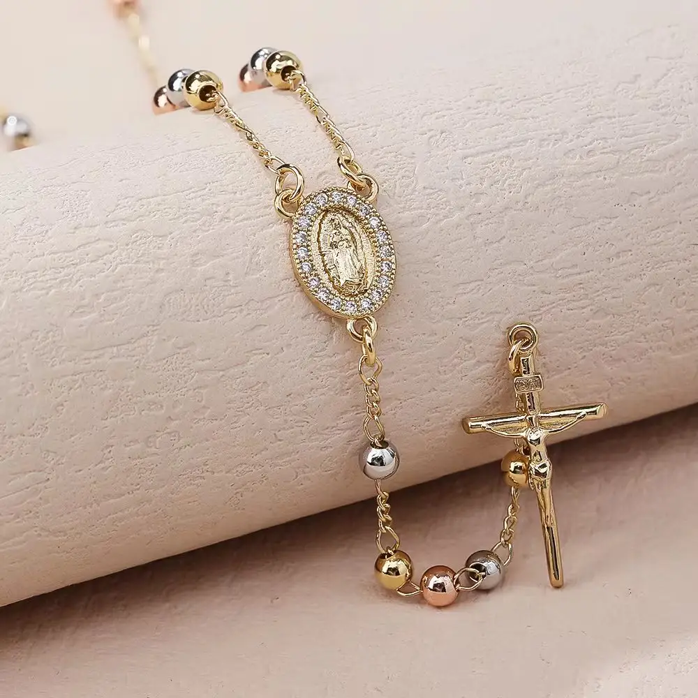 Klasik Tricolor Rhinestone kadın 14k altın kaplama Tricolor boncuklu kolye bakire Mary St Jude Rosary