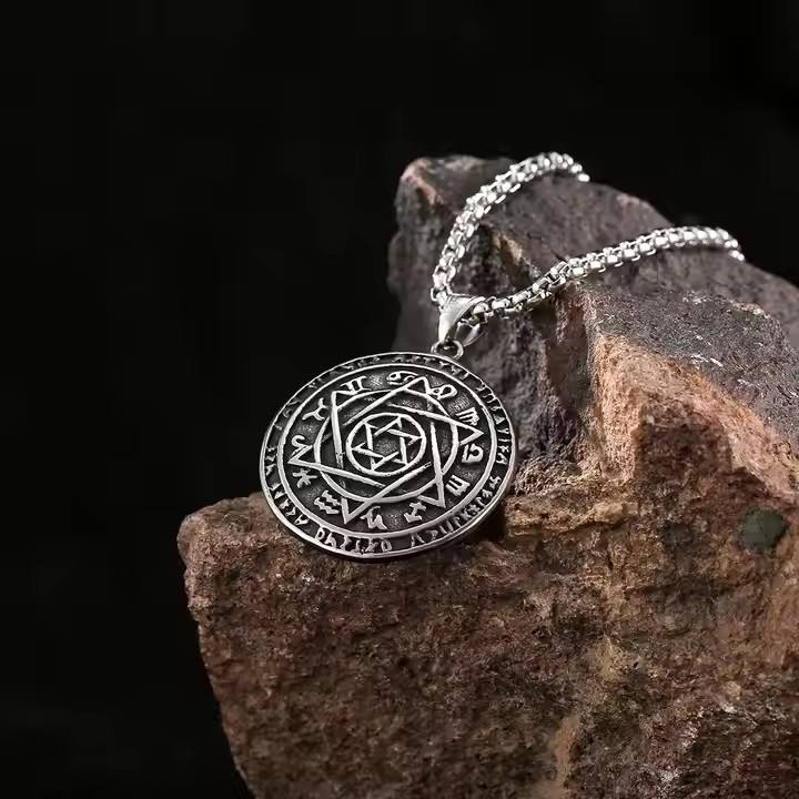 Black and green (with pearl chain 3mm*60cm)