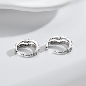 Style coréen luxe S925 argent Sterling Zircon boucles d'oreilles cadeaux pour les femmes évider Double <span class=keywords><strong>couche</strong></span> D forme Huggie boucles d'oreilles - Product Image 2