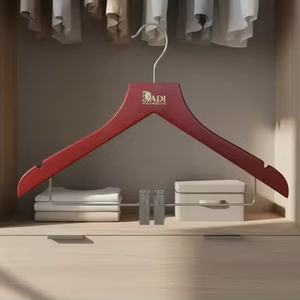 Nouveau <span class=keywords><strong>cintre</strong></span> en bois de style antique personnalisable de qualité supérieure avec panneau lumineux et clips pour la maison et les hôtels - Product Image 2