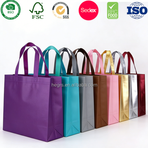 Sacs cadeaux non tissés personnalisés avec logo, qualité supérieure, pelliculage brillant, réutilisables, pour marques de luxe et de mode, directement de l'usine - Product Image 2