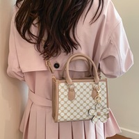 Nouveau Sac Fourre-tout de Luxe pour Femme 2026 en Cuir PU avec Breloque Fleur, Sac à Main Tendance et Sac Bandoulière pour le Travail
