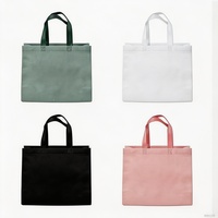 Sac fourre-tout en polyester personnalisé beige avec fond renforcé, fermeture éclair étanche, pochette pour ordinateur portable, style moderne