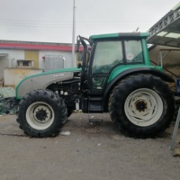 Tracteur d'occasion Valtra T140 140 CV Fabriqué en Finlande 4 roues motrices Agricole Machinerie agricole Grands tracteurs Maquinaria