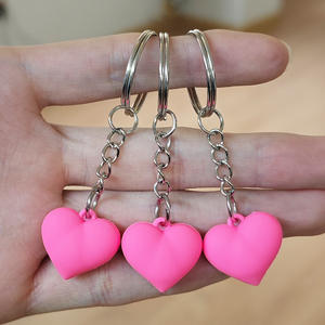 Porte-clés en caoutchouc souple créatif Internet célébrité coeur pendentif Couple décoration voiture sac à dos accessoire suspendu - Product Image 2