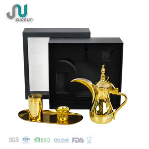 Juego de cafetera árabe de acero inoxidable, tetera Dallah con taza <span class=keywords><strong>Cava</strong></span>, acabado dorado en caja de regalo para regalos corporativos, caja de regalo personalizada - Product Image 1