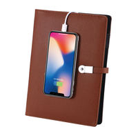 Carpeta de anillas recargable A5 de cuero PU con logotipo personalizado, batería externa de 8000 mAh con carga inalámbrica y cable 3 en 1, cuaderno con batería externa.