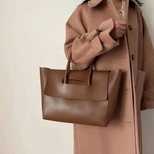 Femme nouvelle mode Version coréenne grande capacité sac à main automne et hiver rétro passer le sac à bandoulière sacs à bandoulière pour dames - Product Image 3
