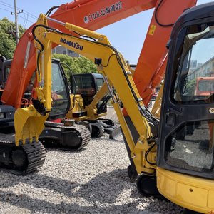 Excavadora Usada Komatsu de 3.5 Toneladas, Mini Excavadora de 3 Toneladas PC35 PC35MR, Tractor Excavador con Pocas Horas de Uso, Ideal para Granjas y Jardines - Product Image 4