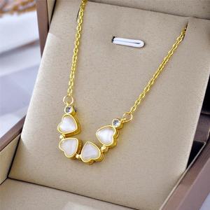<span class=keywords><strong>Collana</strong></span> con Ciondolo a Cuore e <span class=keywords><strong>Quadrifoglio</strong></span> in Zirconi, Placcata Oro 18K, Acciaio Inossidabile Anti-Ossidazione, Magnetico a Due Vie, Regalo Trendy per Donne - Product Image 6