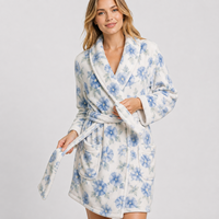 Robe en polaire à imprimé floral rose pour femmes, peignoir doux et chaud à manches longues avec poches, idéal pour l'hiver et le spa