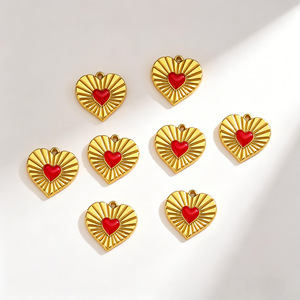 Colgante de Corazón con Diseño Retro de Rayos de Sol, en Acero Inoxidable Electrochapado, Estilo Europeo Americano, de Lujo Ligero y Moda - Product Image 1