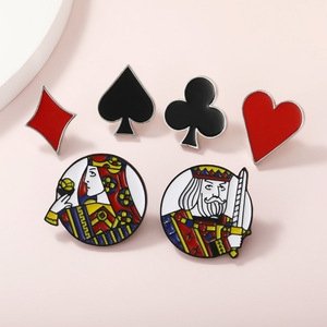 Le nouveau Hot Aces Poker main épinglettes en métal insigne personnalisé carte à jouer cartes à jouer dur émail doux épinglette bêche pour sac - Product Image 1