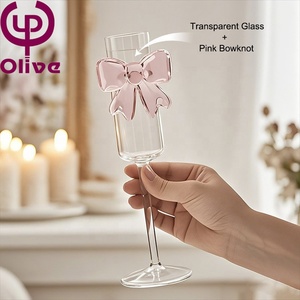Cadeau Soufflé à la Main Verre Sans Plomb Nœud Gobelet à Vin Fête Pieds Hauts Verres à <span class=keywords><strong>Champagne</strong></span> Mariage Cylindre Flûtes à <span class=keywords><strong>Champagne</strong></span> Arc Rose - Product Image 6