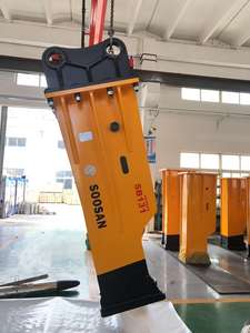 Démolition de béton avec marteau hydraulique SOOSAN SB 131 de type boîte, doté de ciseaux de 165 mm, adapté aux excavatrices de 30 à 45 tonnes. - Product Image 5
