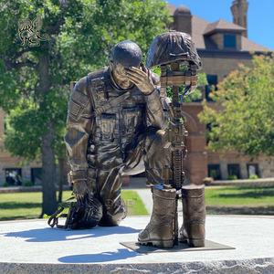 Escultura de Guerrero de Metal de Tamaño Real para Entrada de Cementerio, Estatua de Guerrero Saludoando en Cobre y Bronce, Estilo Martirios, BLVE - Product Image 2