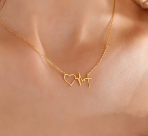 Collana di Alta Qualità con Ciondolo a Forma di Battito Cardiaco e Croce in Acciaio Inossidabile, Gioiello in Oro Puro 18k - Product Image 1