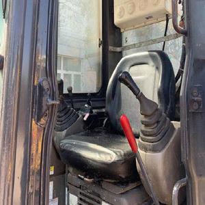 Excavatrice sur chenilles Kobelco SK55 d'occasion, modèle 2022, poids opérationnel de 5 tonnes, moteur et boîte de vitesses, pompe hydraulique testées et inspectées - Product Image 5