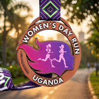 Médaille personnalisée en alliage de zinc pour la course féminine, couleur bronze antique, émail, avec ruban, pour les événements sportifs communautaires en Ouganda
