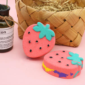 Ensemble de bombes de bain Fruit Family - Extra grandes et pétillantes pour femmes, hommes et enfants - 3 bombes de bain en forme de fruits, parfumées naturellement, idéales pour les cadeaux - Product Image 5