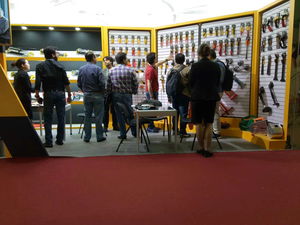 John Tools 8203E truelle de plissage acier inoxydable poignée en caoutchouc outils à main de chine dents crantées truelle de plissage coulis flotteur - Product Image 5