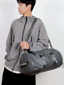 กระเป๋าเป้สะพายหลังเดินทางแบบ unisex วัสดุ PU ขนาด 36-55 ลิตร ปิดซิป กันน้ำ ดีไซน์มินิมอล สีดำ กระเป๋าเดินทางสุดสัปดาห์ - Product Image 2