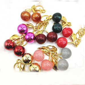 Colgante de cereza para bolso, llavero de cereza, accesorio de plástico de resina brillante para bolsos y carteras <span class=keywords><strong>Coach</strong></span>, rojo - Product Image 1