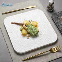 Offre Spéciale plat de service en relief mat ensembles d'assiettes carrées vaisselle assiette plate en céramique pour restaurant