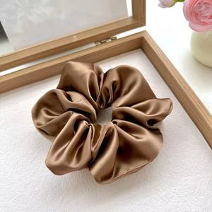 Precio bajo al por mayor elegante Jumbo grande Color sólido satén Scrunchies para niñas imitación seda banda para el cabello decoración del cabello - Product Image 6