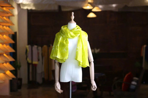 Écharpe d'hiver pour femme, collection export textile, lin et soie, 70x180cm, jacquard tissé, chaude, avec impression sérigraphique - Product Image 5