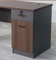 Escritorio de Oficina Moderno con Cajonera Fija, Mesa para Computadora con Acabado en Madera Nogal Marrón y Almacenamiento con Cerradura para Estación de Trabajo