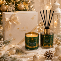 Pabrik AIKUN Grosir Set Lilin Aroma Kedelai dan Reed Diffuser Wangi Kustom untuk Set Kotak Hadiah Gaya Natal Premium