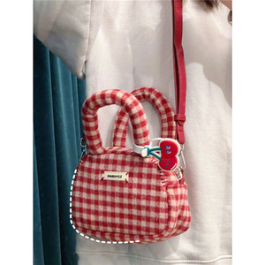 New Arrival Women's Y2K Winter Style Crossbody Satchel Shoulder Bag Polyester Lining Cute Christmas Stuffed Zipper <b>Handbag</b> - Product Image 5