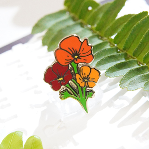 Pin <span class=keywords><strong>de</strong></span> solapa floral esmaltado LGC personalizado con diseño <span class=keywords><strong>de</strong></span> flor <span class=keywords><strong>de</strong></span> aciano <span class=keywords><strong>de</strong></span> <span class=keywords><strong>California</strong></span>, chapado en oro, para mochilas y accesorios <span class=keywords><strong>de</strong></span> ropa - Product Image 1