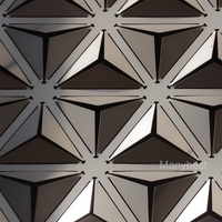 Façade paramétrique emblématique d'un salon de bijouterie, panneau de façade extérieur en aluminium, formes de diamant