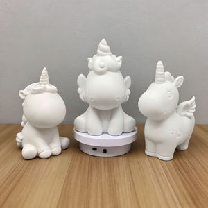 Nouveaux articles d'artisanat et de loisirs créatifs : Kit de peinture artistique fluide DIY en résine souple en forme d'ours et d'unicorn pour enfants et adultes - Saint-Valentin - Product Image 1