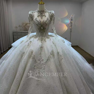 Robe de mariée moderne JJ120 à col montant, style princesse, avec broderies de fleurs en dentelle et cristaux, et traîne chapelle - Product Image 5