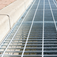 Grille en acier au carbone pour couvertures de drainage routier, grilles de tranchées, évacuation des eaux de surface et des eaux usées |   Grille anti-corrosion durable
