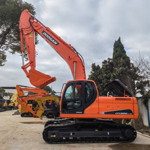 Excavatrice sur chenilles puissante d'occasion Doosan DX225LC-9C 22 tonnes 157 kW avec pompe moteur et PLC - Modèle 2022 - Product Image 4