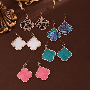 Pendientes Vintage de Concha de Abulón con Flores para Mujer, Pendientes Colgantes de Trébol con Incrustaciones de Cuero Estilo Boho, Joyería de Moda Estilo Western - Product Image 2