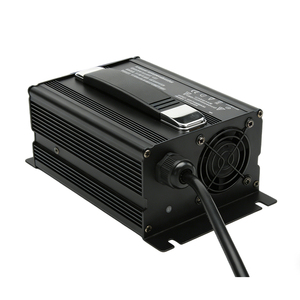 Cargador Rápido Inteligente para Vehículos Eléctricos CE C1200 84V 10A, Cargador de Batería de Litio 24S 100.8V <span class=keywords><strong>1008W</strong></span> con Protección Múltiple - Product Image 1