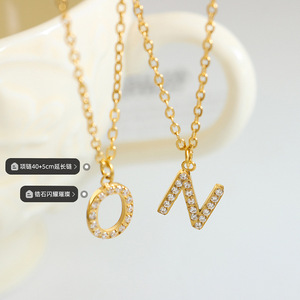 Collana con ciondolo a 26 lettere in acciaio caldo collana con ciondolo in acciaio inossidabile da donna intarsiato con zirconi del <span class=keywords><strong>alfabeto</strong></span> - Product Image 2