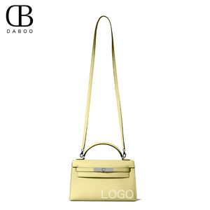 Sac à Bandoulière Original Fait Main pour Femme en Cuir de Vachette Véritable, Haute Qualité, Personnalisation de Logo et Nom de Marque - Product Image 3