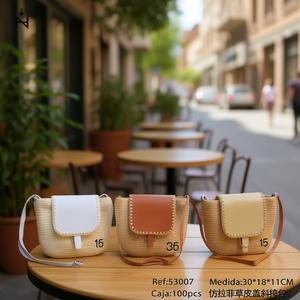 Borsa a Tracolla BOLSOS in Finta Rafia con Patta 30x18x11cm, Borsa da Donna - Product Image 1