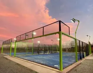 Toptan fiyat 10M x 20M açık panoramik kürek tenis kortu suni çim ile Padel mahkemesi