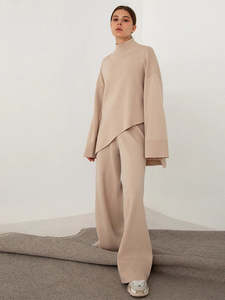 Set Due Pezzi da <span class=keywords><strong>Donna</strong></span> con Maglione Lungo Asimmetrico a Collo Alto e Pantaloni a Gamba <span class=keywords><strong>Larga</strong></span>, Motivo Personalizzato per l'Inverno - Product Image 2