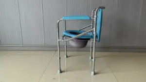 Sedia da toilette economica di fabbrica sedia a rotelle per comò doccia per disabili con ruote sedia a rotelle