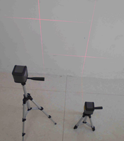 Outils de mesure multifonctionnels Mini Cross Line Red Laser Level avec trépied pour la construction