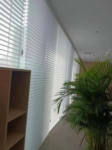 शांगरी-ला अंधा थोक (निर्माता) उच्च गुणवत्ता वाले स्मार्ट इलेक्ट्रिक ट्रिपल छाया क्षैतिज ब्लैकआउट आसान स्थापना - Product Image 2